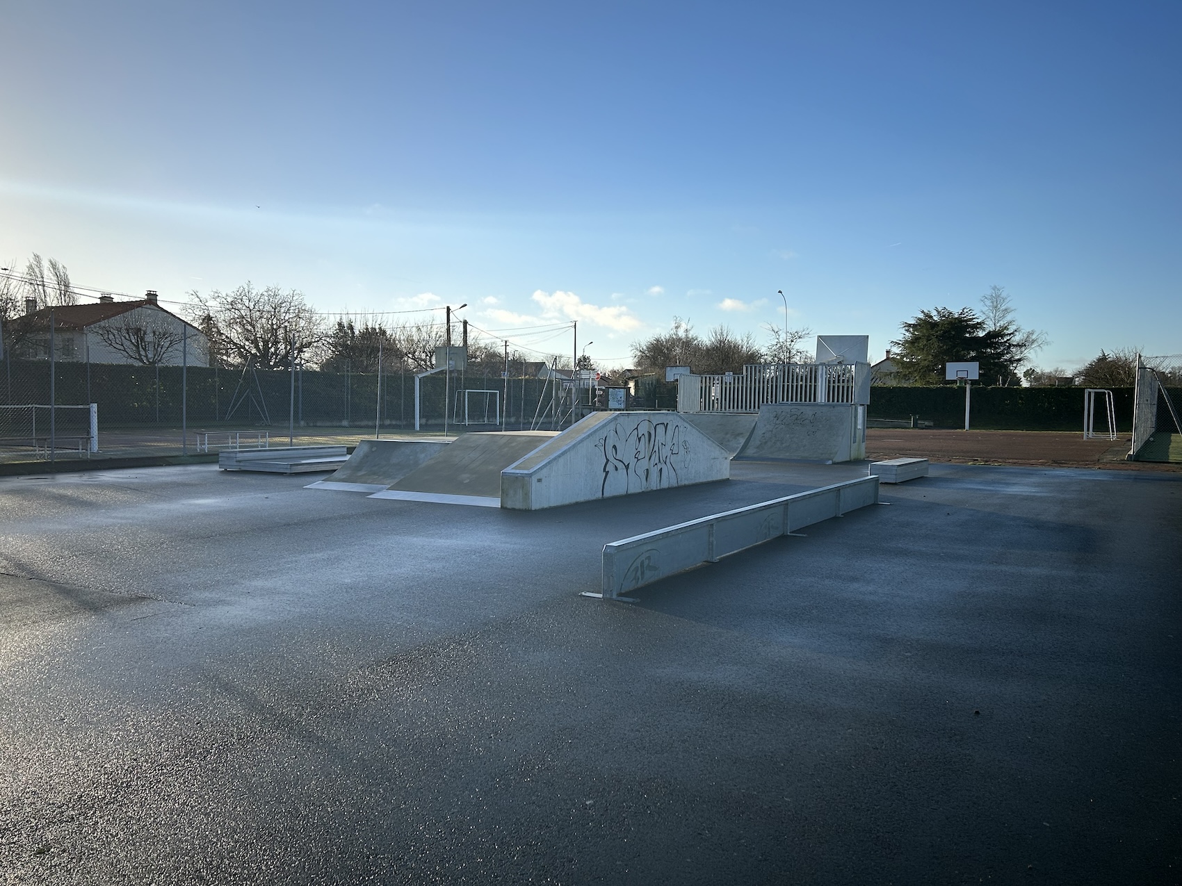 Neuville de Poitou skatepark